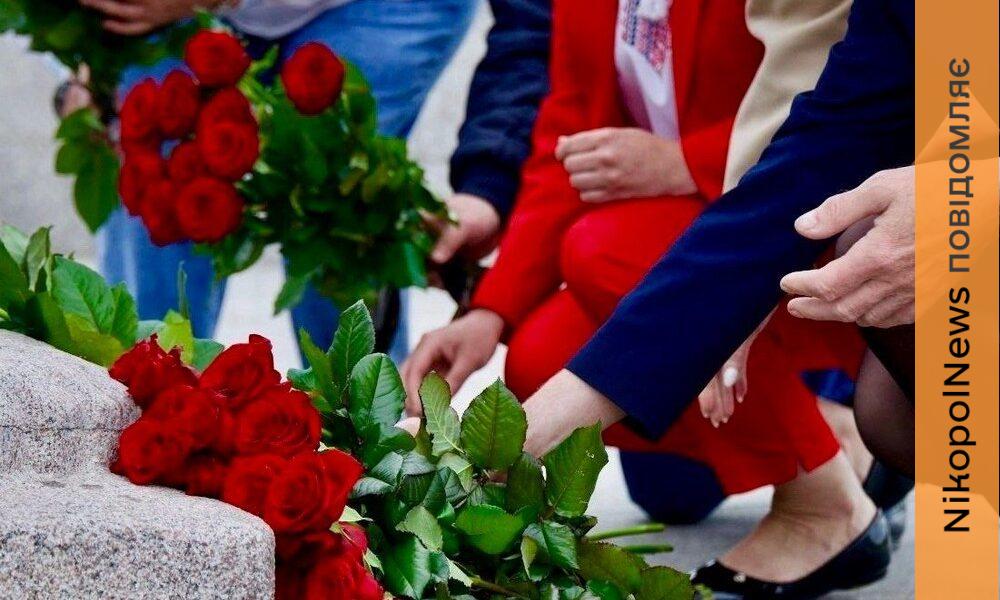 Через 100 років все повторюється… Сьогодні Дніпропетровщина вшановує пам’ять жертв політичних репресій (фото)