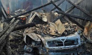 Ворог обстріляв АЗС, ДСНС і будинки у Нікополі та районі, влаштував масовану атаку на Дніпро: є загиблі і поранені, багато руйнувань – поліція (фото)