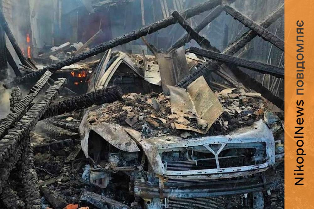 Ворог обстріляв АЗС, ДСНС і будинки у Нікополі та районі, влаштував масовану атаку на Дніпро: є загиблі і поранені, багато руйнувань – поліція (фото)