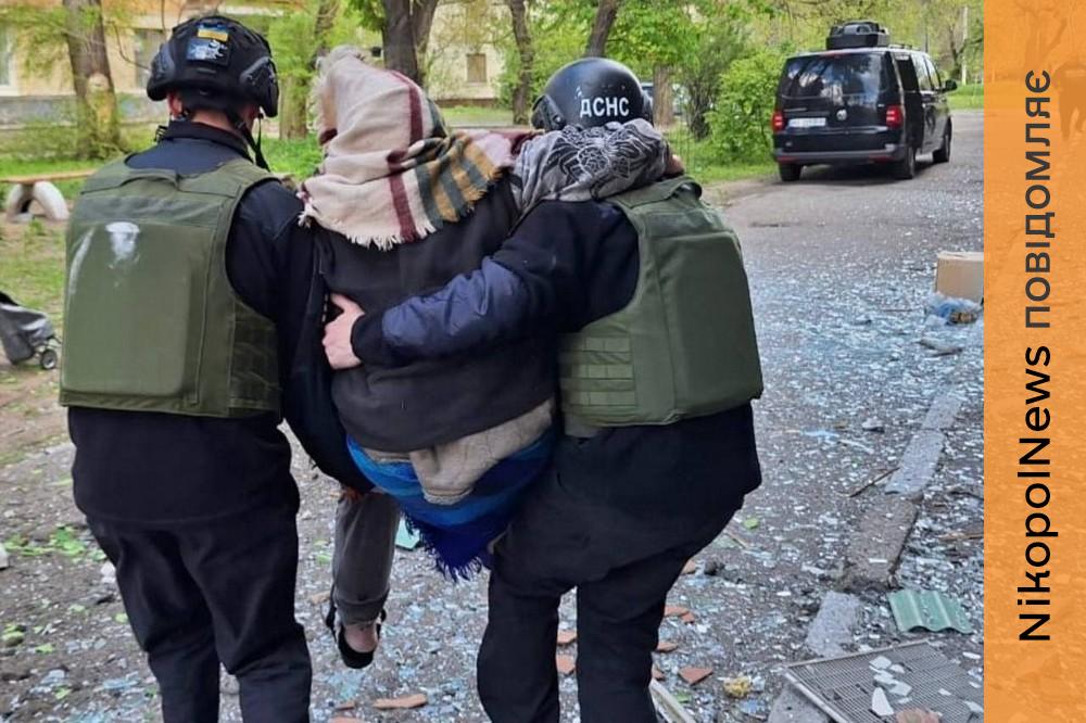 Четверо поранених на Нікопольщині, побито медзаклад, 13 будинків, автівки також під ударом було Криворіжжя (фото)