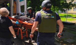 У Нікополі 2 поранених, побито ТЦ, коледж, адмінбудівлю, ще 14 людей поранено у районі, також під ударом ворога були Криворіжжя, Синельниківський і Кам’янський райони (фото)