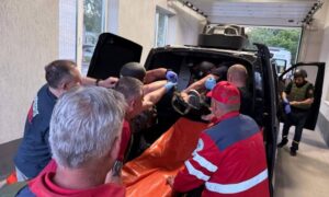 У Нікополі 7 поранених, серед них 2 маленьких дітей, також ворог обстріляв Марганець (фото)
