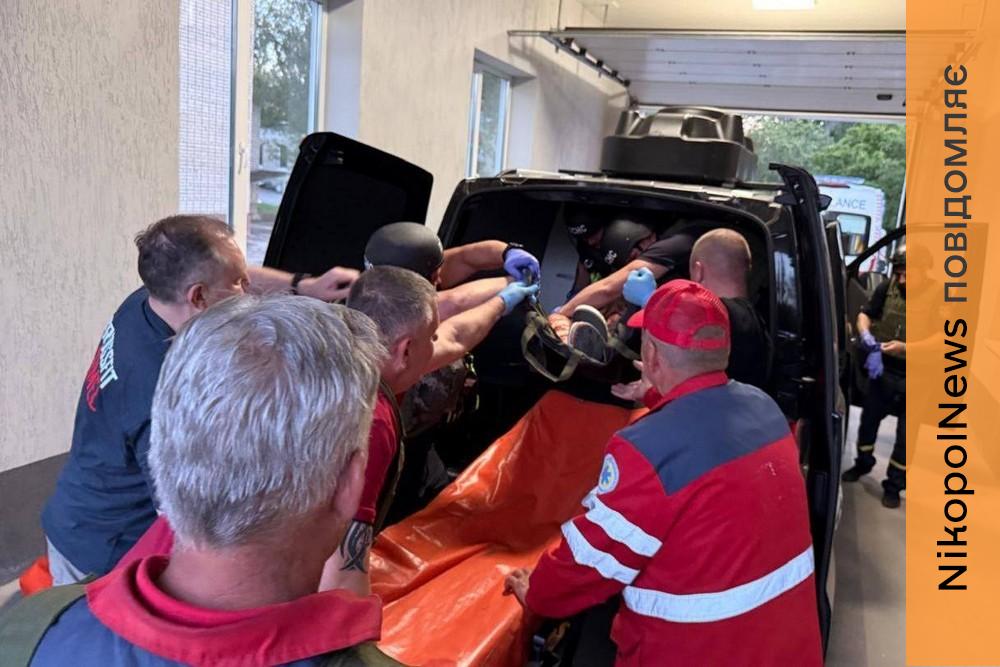 У Нікополі 7 поранених, серед них 2 маленьких дітей, також ворог обстріляв Марганець (фото)