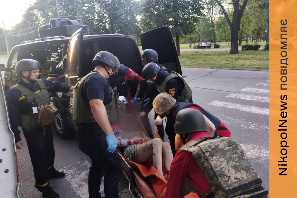У Нікополі важко поранено чоловіка, під ударом були також район, Криворіжжя і Синельниківщина (фото)