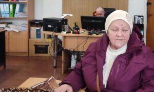 Самотня переселенка намагається розпочати нове життя у Нікополі: благодійники поруч у найважчі моменти (фото)