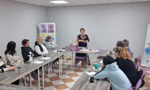 Жінка всередині мене: у Нікополі провели трансформаційну гру для матусь (фото)