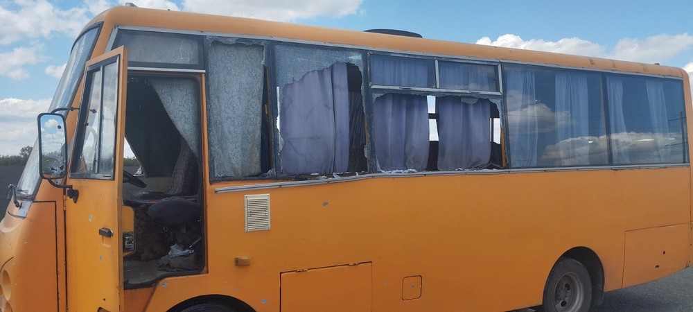 На Нікопольщині дрон атакував автобус Гуманітарної місії 
