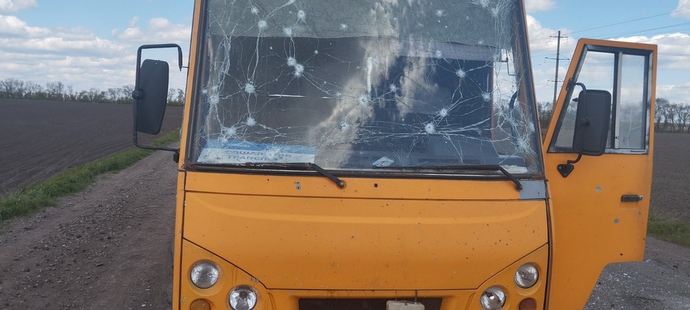 нищення соціального транспорту суттєво ускладнює доступ людей до життєво необхідних послу