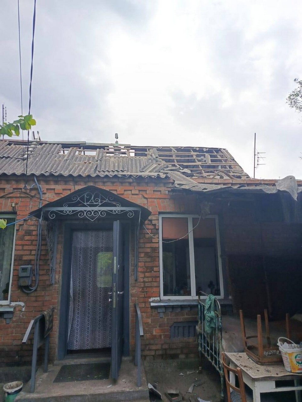 У Нікополі є поранений: окупанти атакували 5 громад району дронами (фото)