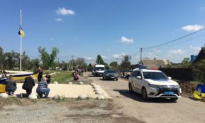 Утворили живий коридор від траси до Алеї Слави: на Нікопольщині провели в останню путь полеглого Героя (фото)