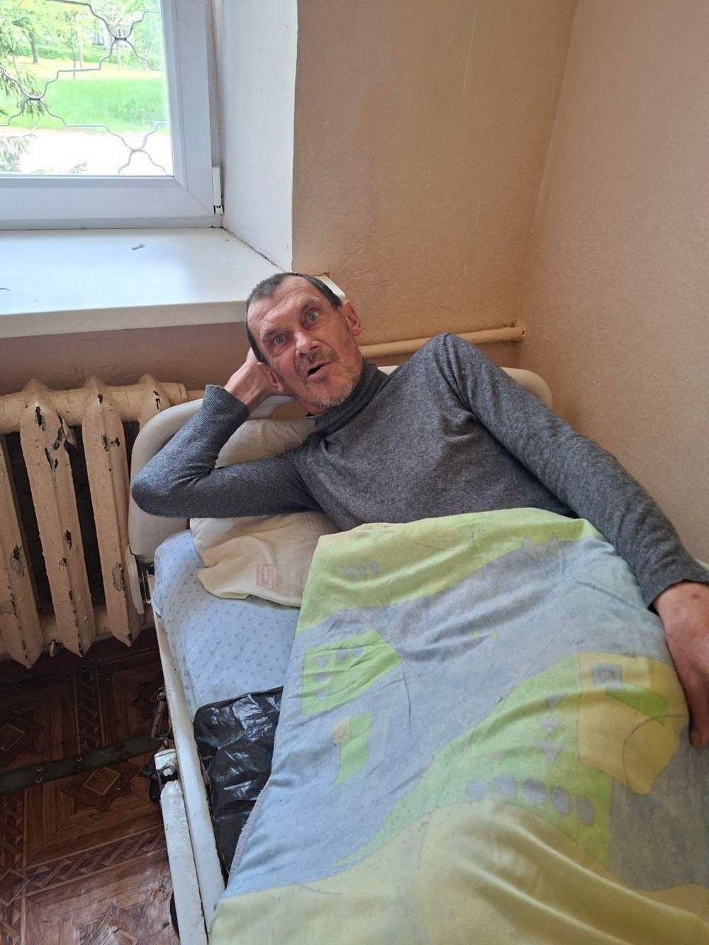 У Нікополі розшукують рідних чоловіка, який знаходиться на лікуванні