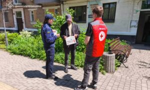 Мінна загроза та пожежі: у Нікополі провели профілактичну роботу з населенням