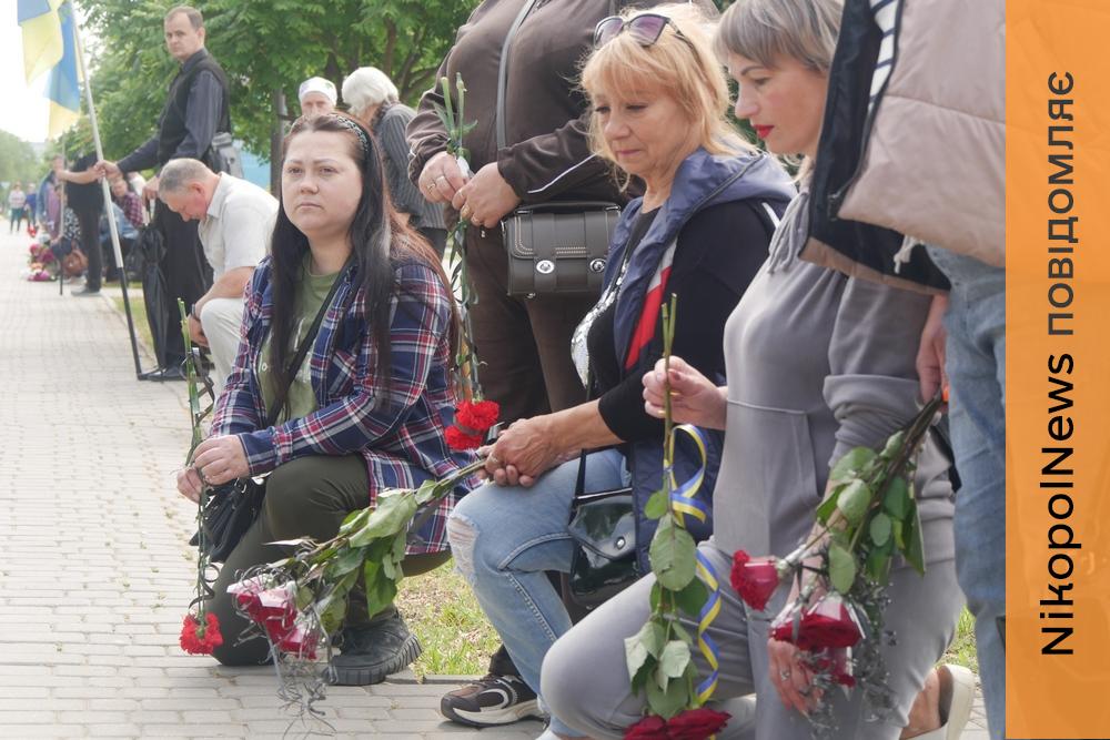 Загинув на Запоріжжі і 2,5 роки вважався зниклим безвісти: на Нікопольщині сьогодні провели в останню путь Героя (фото)