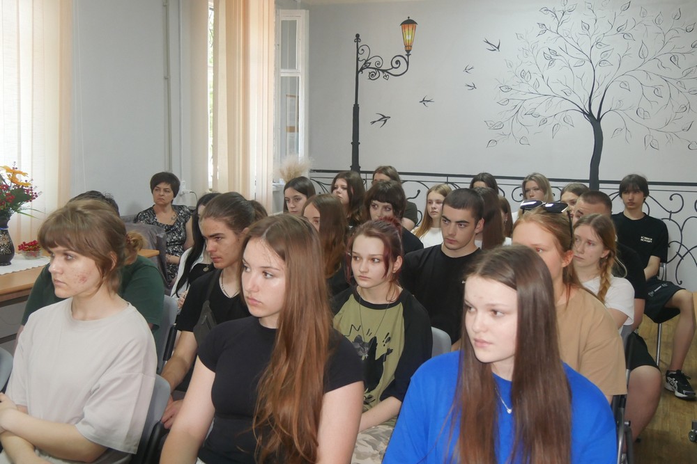 У Покрові школярі зустрілися з Народним Героєм України (фото) У Покрові школярі зустрілися з Народним Героєм України (фото)