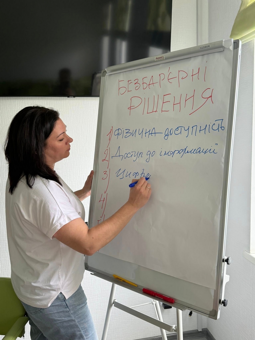 Доступність без перешкод: у Нікополі перевірили безбар’єрність дитячої лікарні під час тематичного тижня