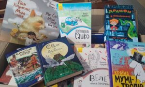 Бібліотеки Нікополя отримали близько 40 нових дитячих книжок