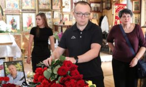 Був справжнім авторитетом серед колег... у Нікополі сьогодні провели в останню путь феросплавника 8