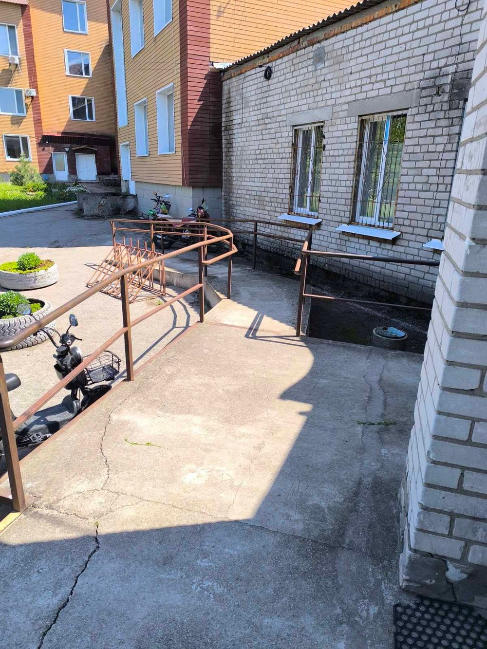 Як у Томаківськвй лікарні піклуються про безбар’єрне середовище (9)