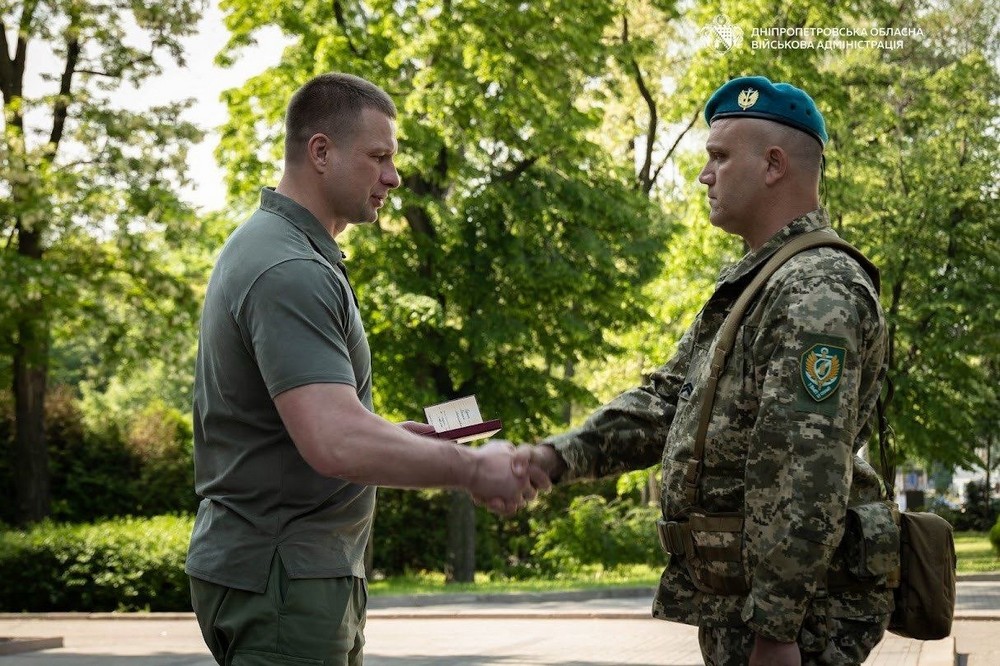 Начальник Дніпро ОВА вручив державні нагороди 12 військовим 7 Начальник Дніпро ОВА вручив державні нагороди 12 військовим 7