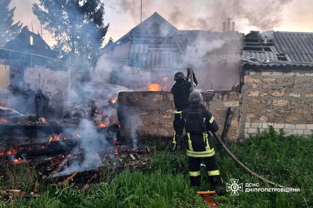 Наслідки нічних обстрілів Нікополя 7