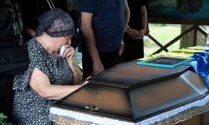 «Неодноразово отримував поранення, але щоразу повертався на фронт»: Нікополь попрощався з полеглим Захисником (фото)