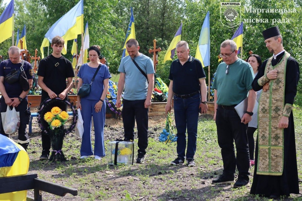 Нікопольщина провела в останню путь Захисника (фото)