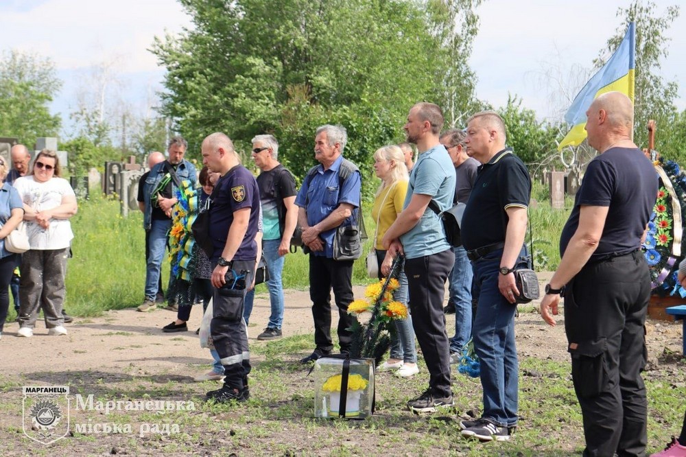 Нікопольщина провела в останню путь Захисника (фото) 4
