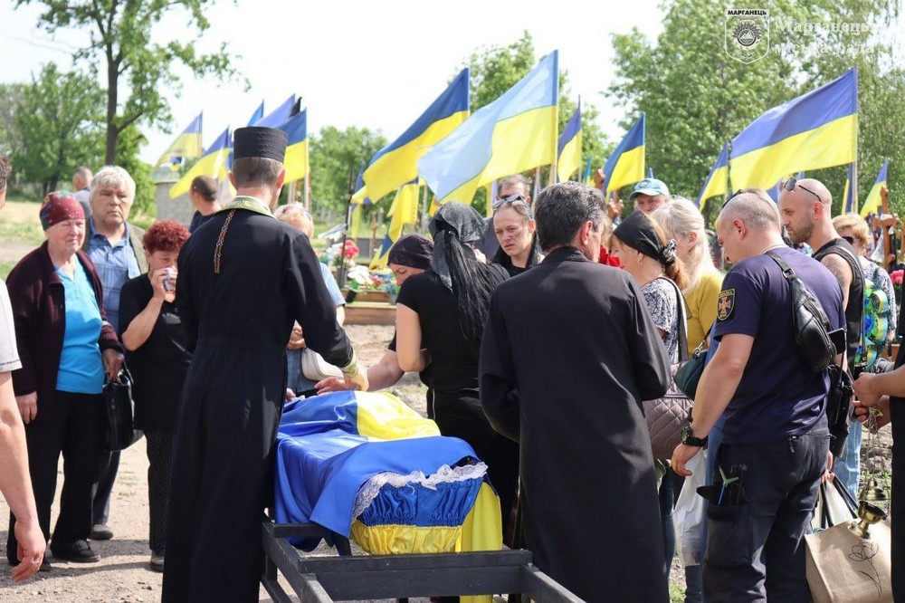 Нікопольщина провела в останню путь Захисника (фото) 6