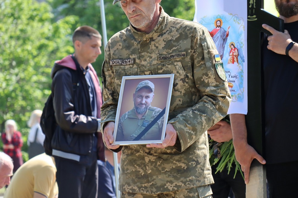 Нікопольщина сьогодні провела в останню путь полеглого Захисника 6 Нікопольщина сьогодні провела в останню путь полеглого Захисника 6