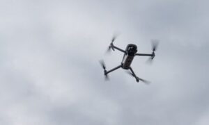 Окупанти скинули дрон на кафе у Марганці у святковий день і важко поранили