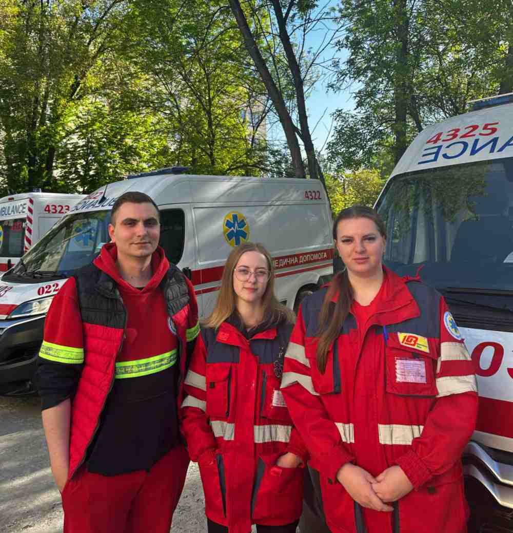 Окупанти скинули дрон на кафе у Марганці у святковий день і важко поранили 2 Окупанти скинули дрон на кафе у Марганці у святковий день і важко поранили 2