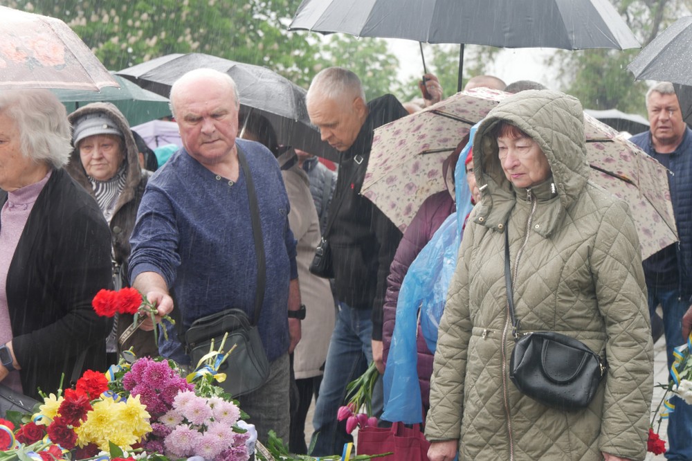 Сьогодні на Нікопольщині провели в останню путь Захисника (5)