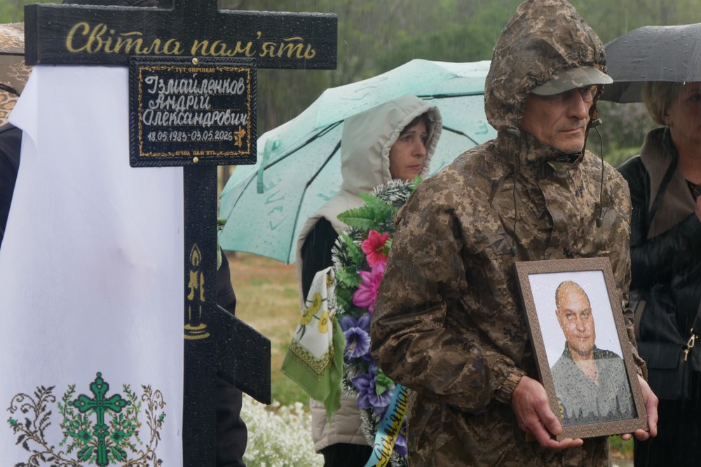 Сьогодні на Нікопольщині провели в останню путь Захисника (6)