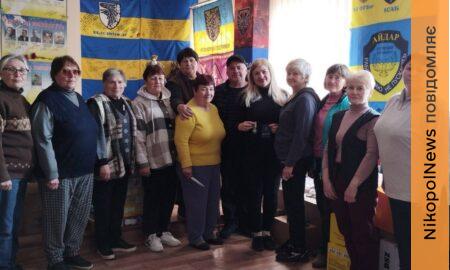 Волонтерка з Нікопольщини отримала медаль від бригади 3