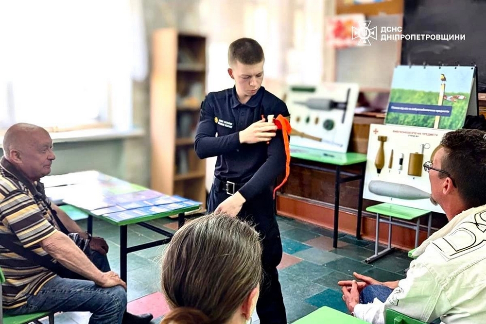Безпека під час війни: у Нікополі рятувальники провели тренінг для працівників реабілітаційного центру