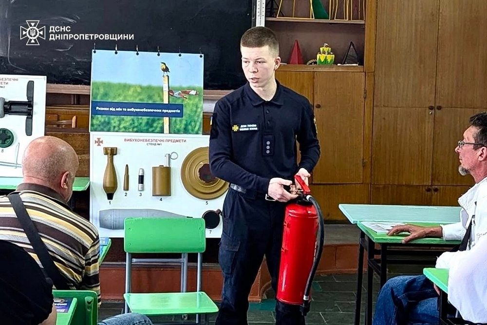 Безпека під час війни: у Нікополі рятувальники провели тренінг для працівників реабілітаційного центру