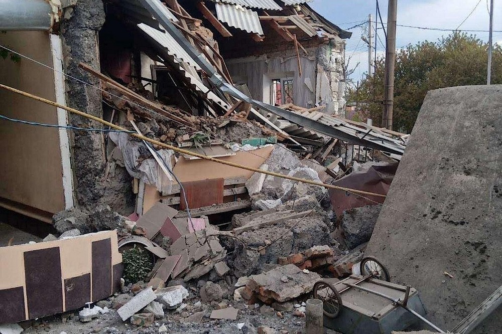 наслідки обстрілів Нікополя і району, а також області зафіксували поліцейські (фото) 2