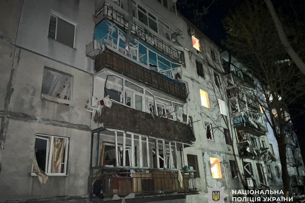 наслідки обстрілів Нікополя і району, а також області зафіксували поліцейські (фото) 9