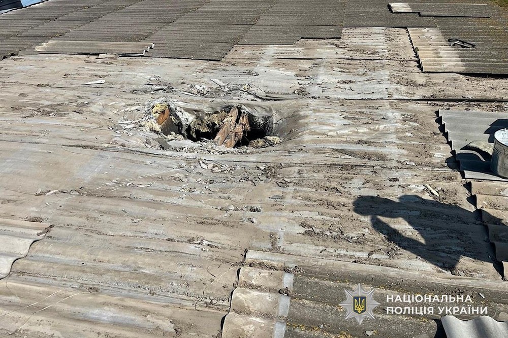 наслідки обстрілів Нікополя та району, Синельниківщини і Павлограду зафіксували правоохоронці (фото) 2 наслідки обстрілів Нікополя та району, Синельниківщини і Павлограду зафіксували правоохоронці (фото) 2