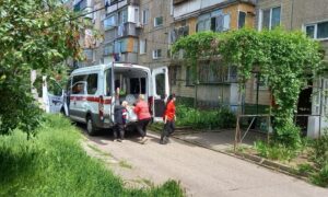У Нікополі волонтери евакуювали маломобільного чоловіка: як отримати таку допомогу, куди звертатися (фото)