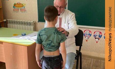 Дитячі лікарі з Нікополя здійснили плановий виїзд до двох селищ району (фото)