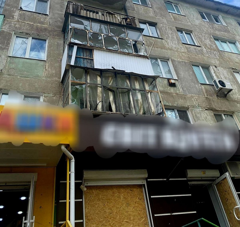 Четверо поранених на Нікопольщині, побито медзаклад, 13 будинків, автівки також під ударом було Криворіжжя (фото)