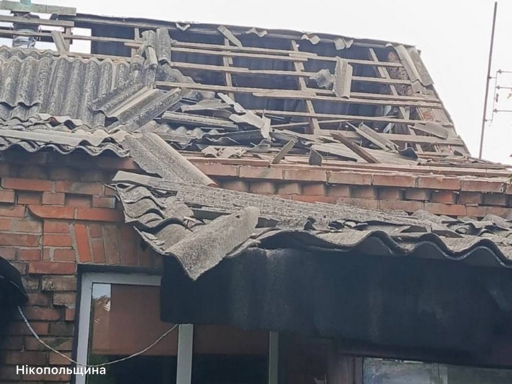 У Нікополі є поранений: окупанти атакували 5 громад району дронами (фото)