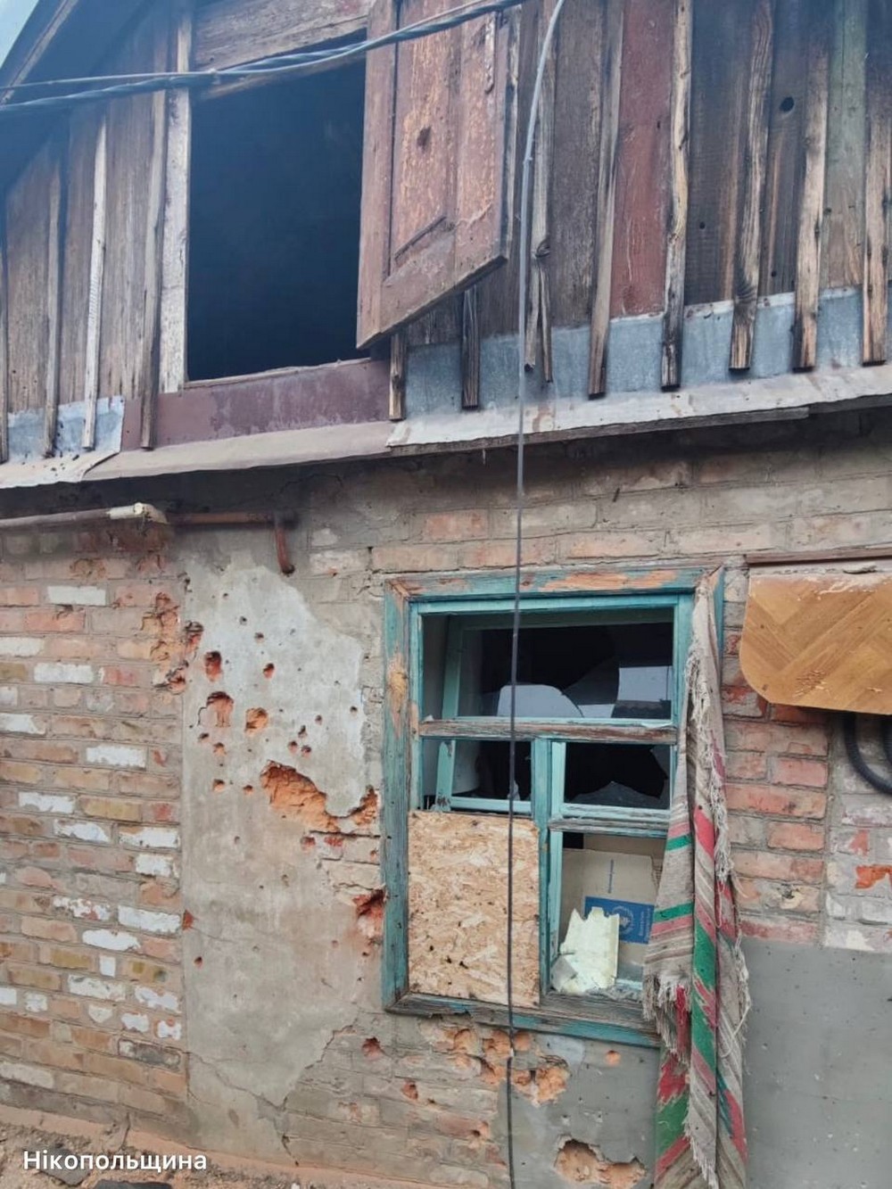 На Нікопольщині є поранена, ворог атакував рятувальників, також бив по Криворізькому і Синельниківському районах (фото)