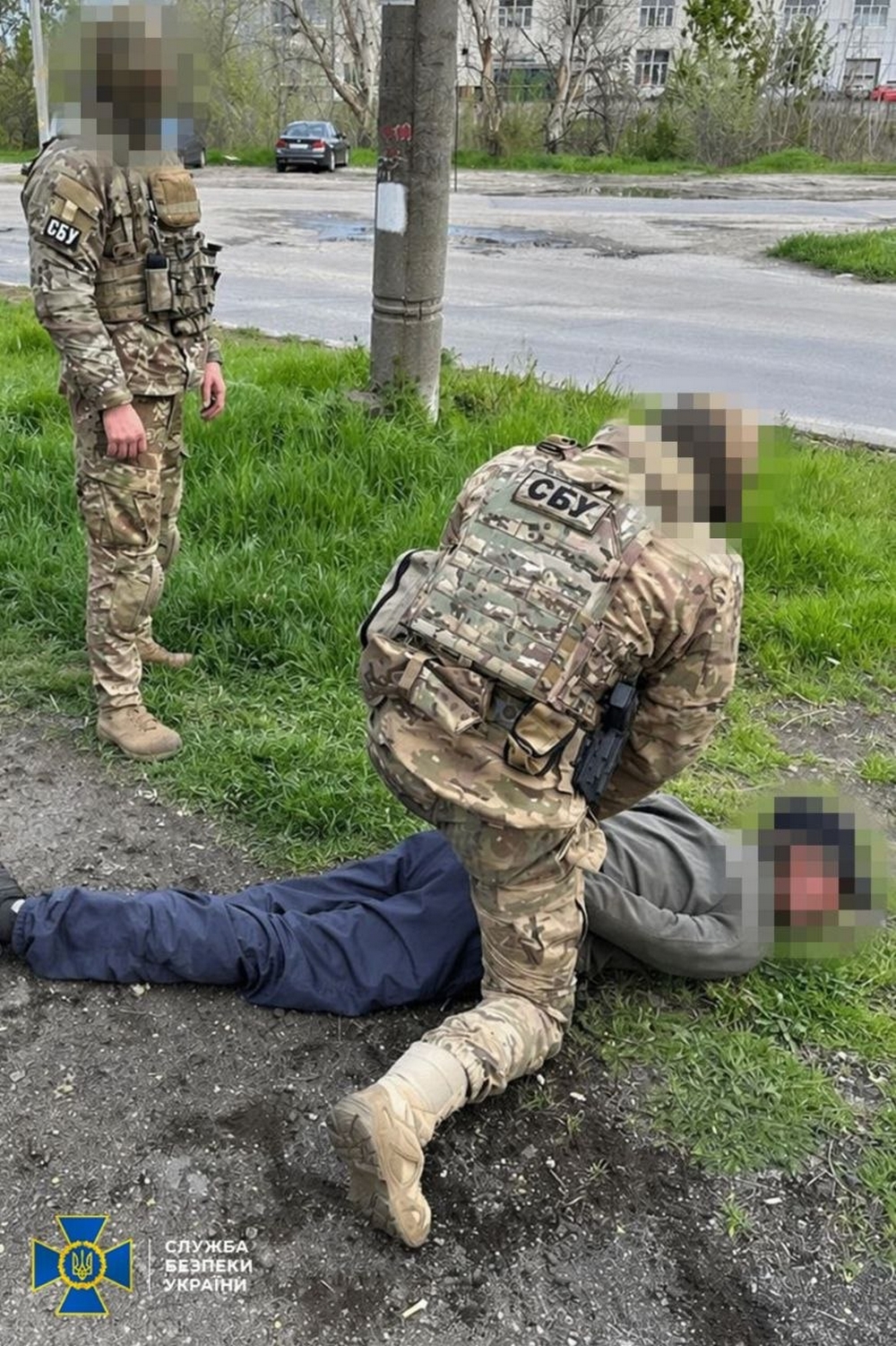 Під ліжком — запаси боєприпасів: на Дніпропетровщині викрили продаж гранат і тисяч патронів