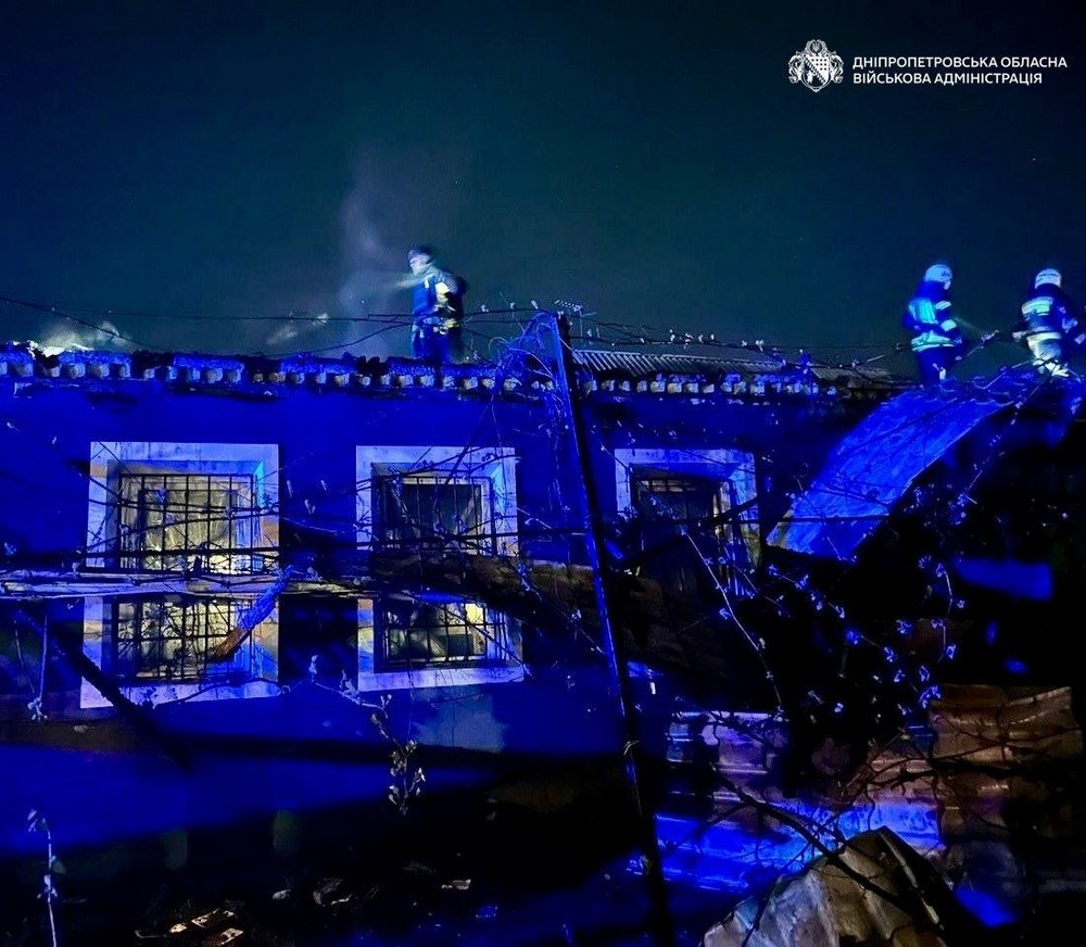 На Нікопольщині поранено людину, побито ліцей, є поранений і у Дніпрі – область була під масованим ударом ворога (фото)