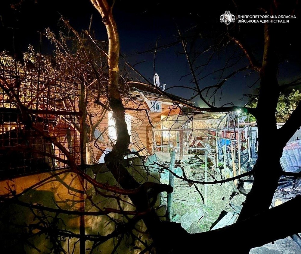 На Нікопольщині поранено людину, побито ліцей, є поранений і у Дніпрі – область була під масованим ударом ворога (фото)