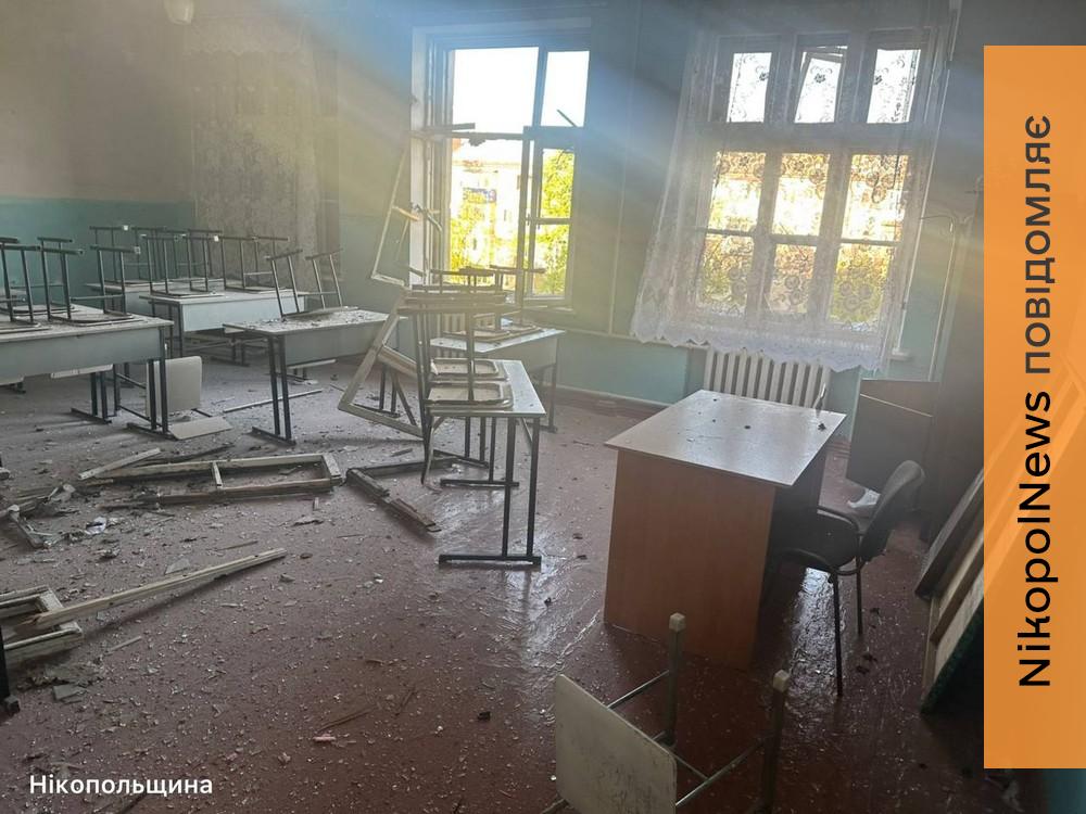 На Нікопольщині поранено людину, побито ліцей, є поранений і у Дніпрі – область була під масованим ударом ворога (фото)