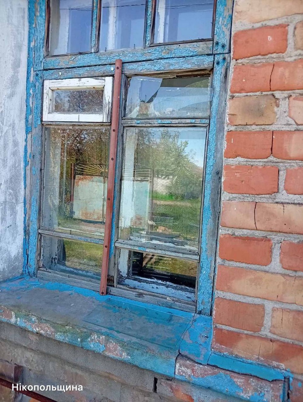 На Нікопольщині поранено людину, побито ліцей, є поранений і у Дніпрі – область була під масованим ударом ворога (фото)