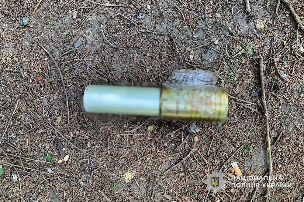 Щодня на Нікопольщині небезпечні знахідки. Після обстрілів вони просто під ногами. Мешканців закликають бути максимально уважними і обережними!